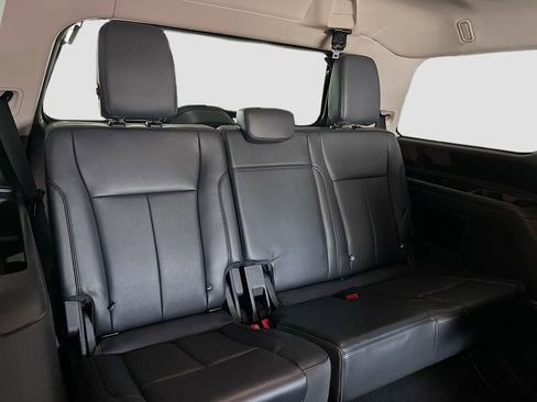 Used 2024 Ford Expedition XLT image 27