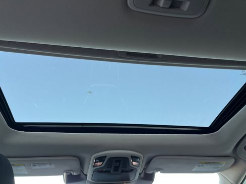 Used 2024 Subaru Outback Premium image 19