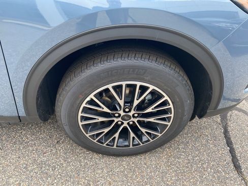 New 2025 Ford Escape SE image 25