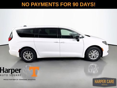 New 2026 Chrysler Voyager LX FWD image 5
