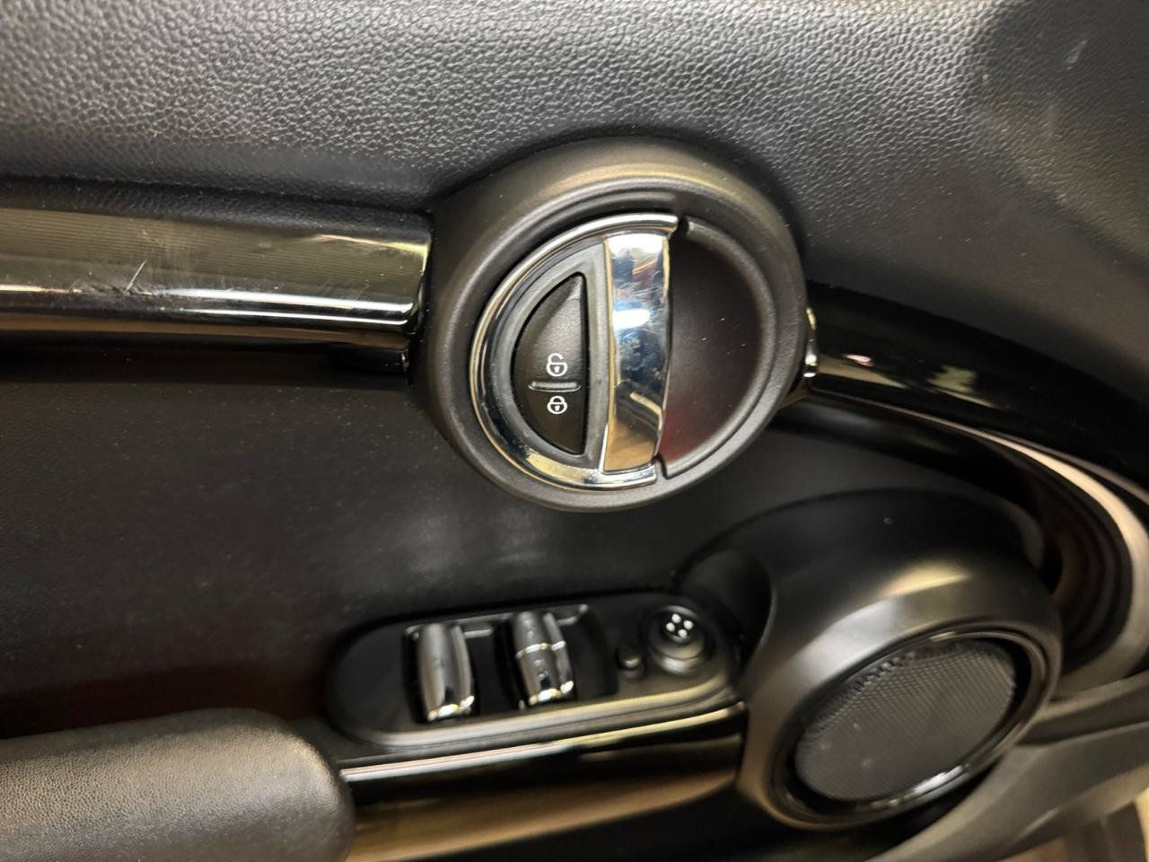 Used 2019 MINI Cooper Convertible FWD image 18
