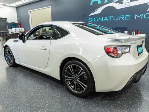 Used 2014 Subaru BRZ Limited w/ Popular Package #1B RWD image 9