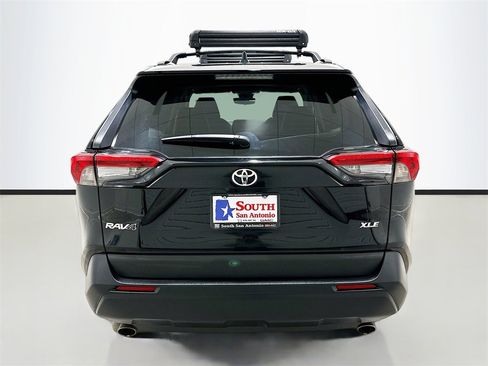 Used 2024 Toyota RAV4 XLE Premium image 6
