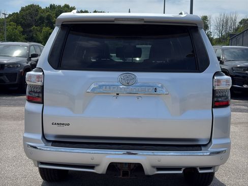 Used 2018 Toyota 4Runner Limited AWD/4WD image 7