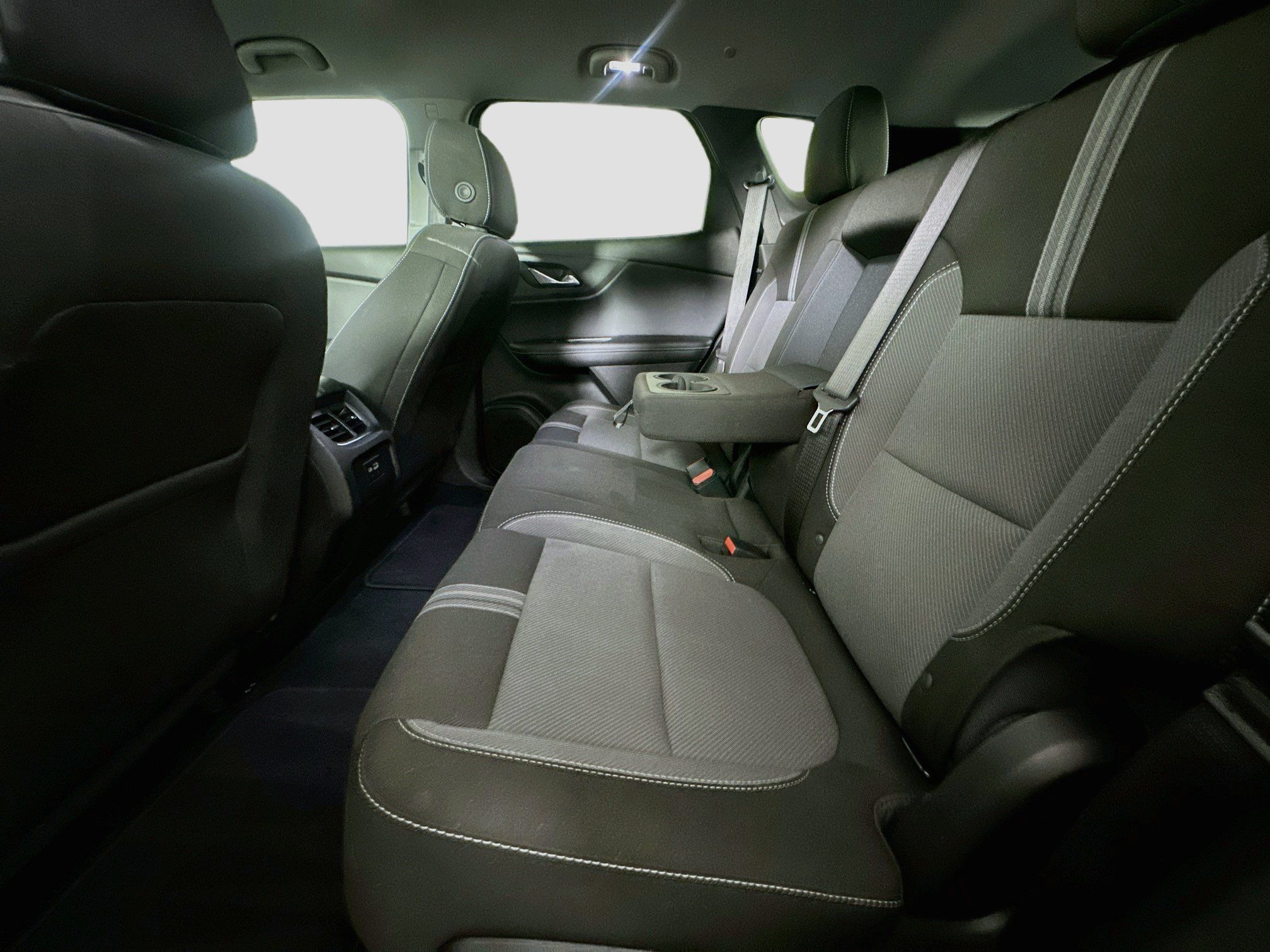 Used 2025 Chevrolet Blazer LT FWD image 27