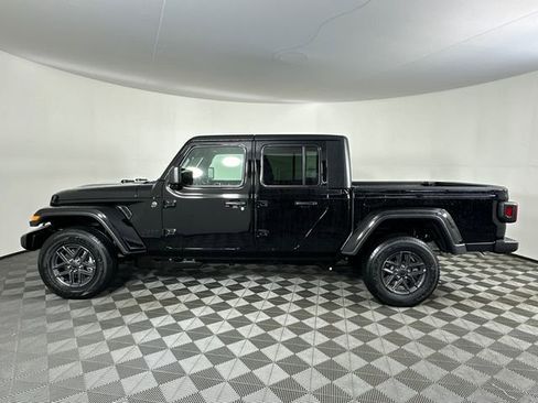 New 2026 Jeep Gladiator Sport AWD/4WD image 10