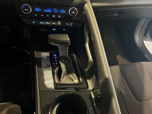 Used 2025 Hyundai Elantra SEL image 42