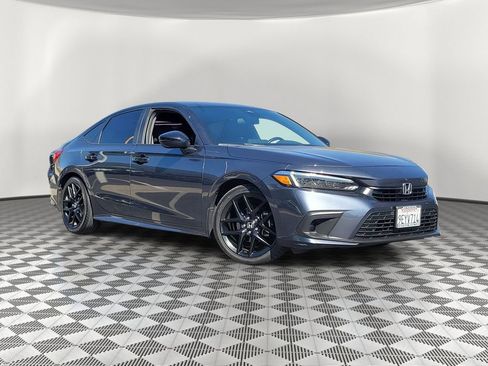 Used 2023 Honda Civic Sport image 2