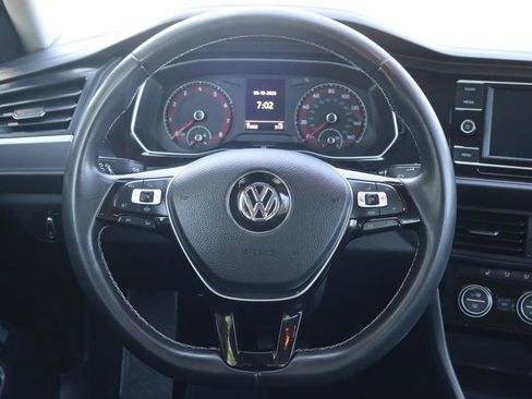 Used 2021 Volkswagen Jetta SE FWD image 17