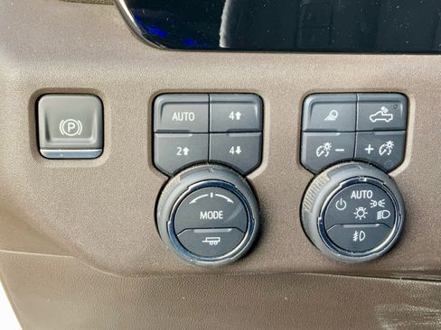 Used 2022 Chevrolet Silverado 1500 LTZ w/ LTZ Convenience Package II image 52