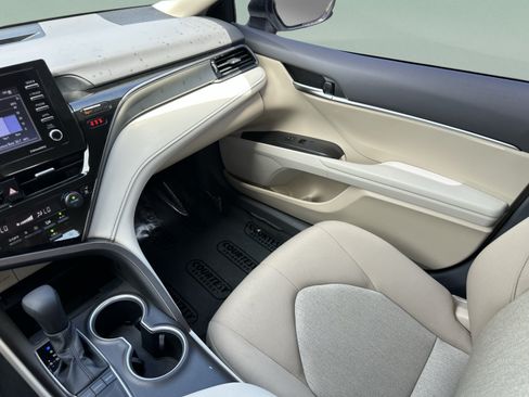 Used 2023 Toyota Camry LE FWD image 12