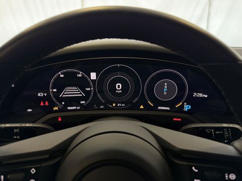 Used 2023 Porsche Taycan 4S image 21