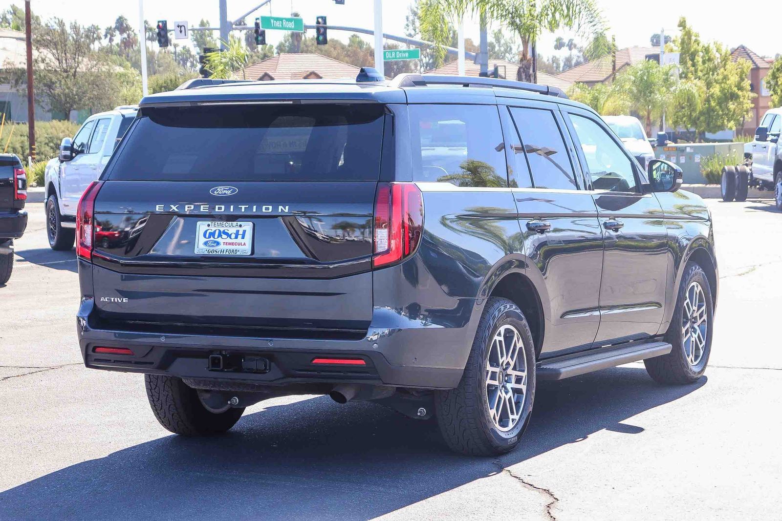 Certified 2025 Ford Expedition Active AWD/4WD image 4