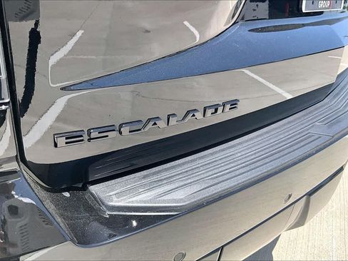 Used 2025 Cadillac Escalade Sport w/ Touring Package AWD/4WD image 9