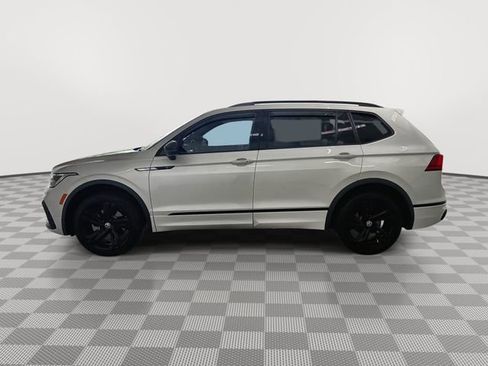 Used 2024 Volkswagen Tiguan SE R-Line AWD/4WD image 7