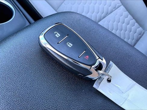 Used 2018 Chevrolet Equinox LS image 32