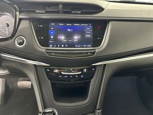 Used 2022 Cadillac XT6 Luxury image 21