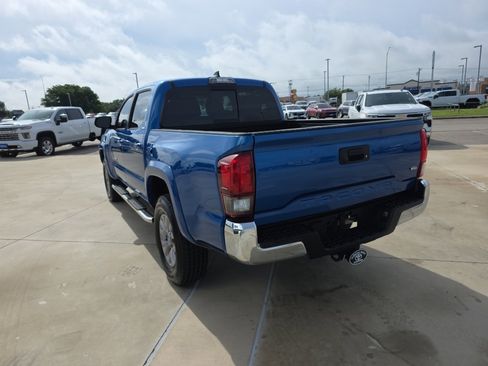 Used 2018 Toyota Tacoma SR5 RWD image 17