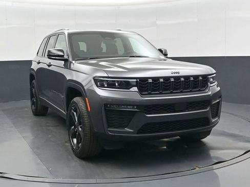 New 2026 Jeep Grand Cherokee Limited w/ Limited Altitude Package AWD/4WD image 10