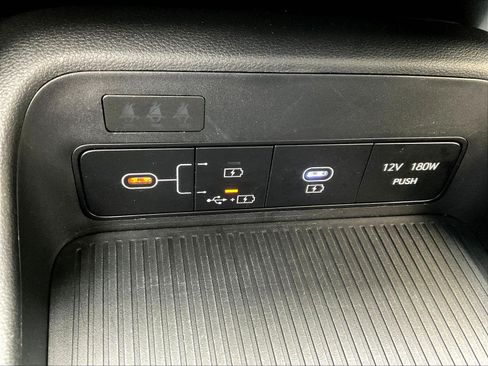 Certified 2025 Hyundai Kona SEL AWD/4WD image 16