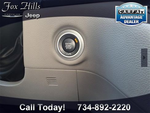 Used 2020 Chrysler Pacifica Limited w/ Tire & Wheel Group image 24