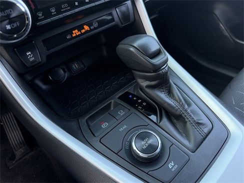 Used 2023 Toyota RAV4 XLE image 21