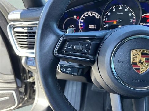 Used 2021 Porsche Panamera image 31