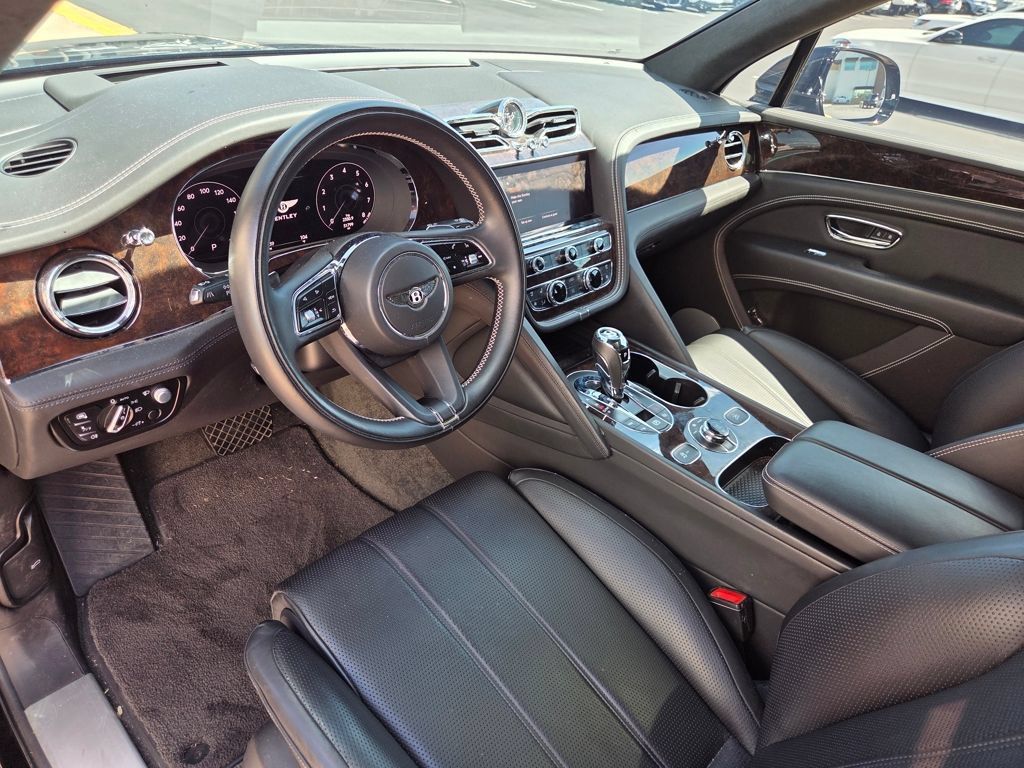 Used 2021 Bentley Bentayga AWD/4WD image 5
