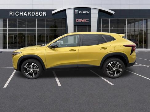 Used 2024 Chevrolet Trax RS w/ Driver Confidence Package FWD image 10