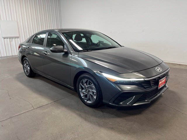 Used 2024 Hyundai Elantra SEL FWD image 1