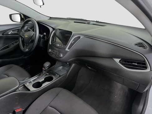 Used 2024 Chevrolet Malibu RS FWD image 25