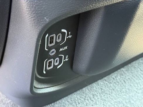Used 2022 RAM 1500 Big Horn AWD/4WD image 35