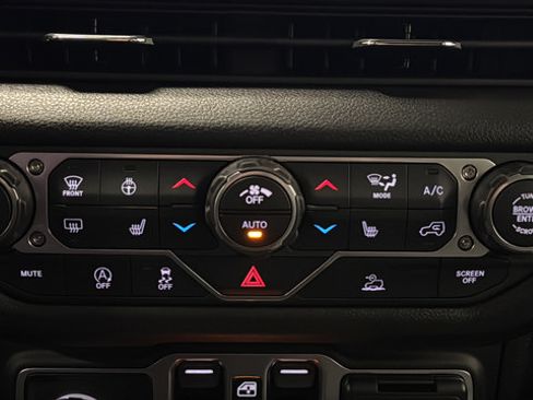 New 2026 Jeep Gladiator Sport AWD/4WD image 17