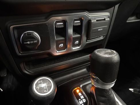 Used 2022 Jeep Wrangler Willys image 36