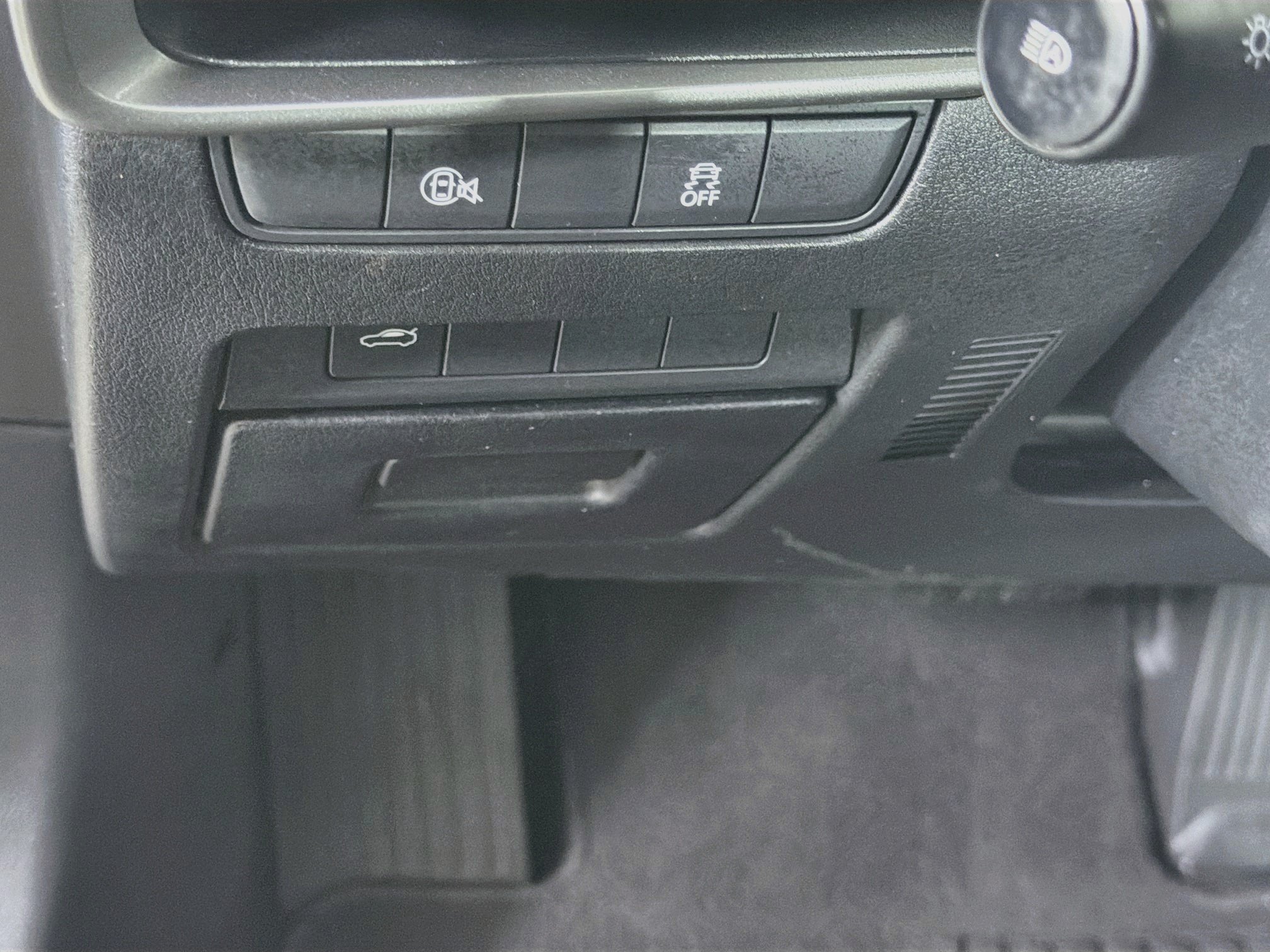 Used 2025 MAZDA MAZDA3 s FWD image 16