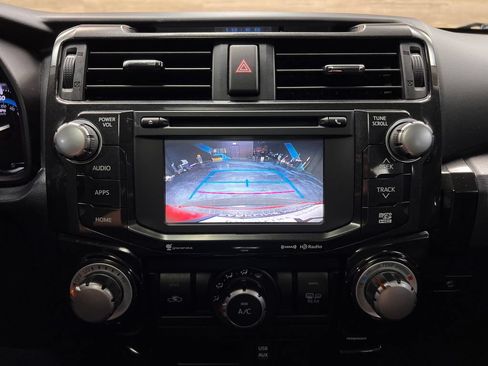 Used 2018 Toyota 4Runner TRD Off-Road Premium AWD/4WD image 17