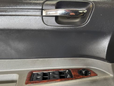 Used 2005 Chrysler 300 Sedan 4D image 13