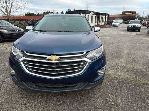 Used 2019 Chevrolet Equinox Premier image 2