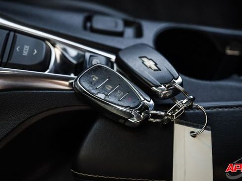 Used 2018 Chevrolet Camaro SS image 69