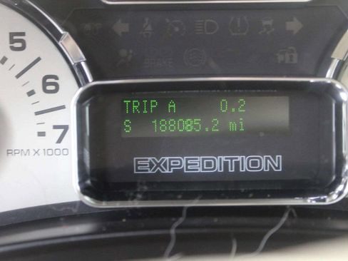 Used 2010 Ford Expedition EL Eddie Bauer image 8