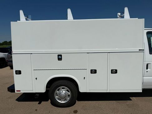 New 2026 Ford E-350 and Econoline 350 Super Duty w/ Power Equipment Group RWD image 35