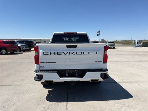 Used 2023 Chevrolet Silverado 1500 RST w/ Redline Edition AWD/4WD image 4
