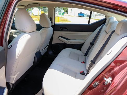 Used 2025 Nissan Altima 2.5 SV FWD image 9