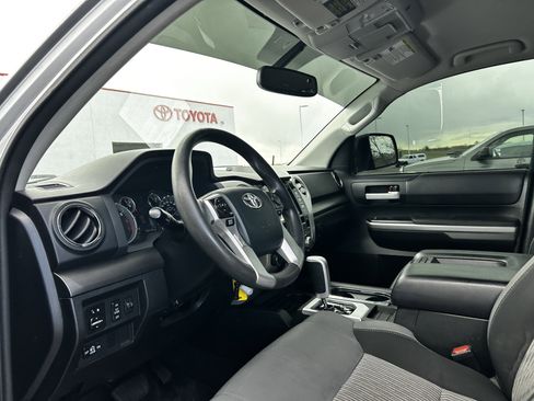 Used 2014 Toyota Tundra SR5 w/ SR5 Upgrade Package image 9