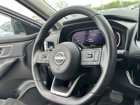 Used 2024 Nissan Rogue Platinum w/ Platinum Premium Package image 8