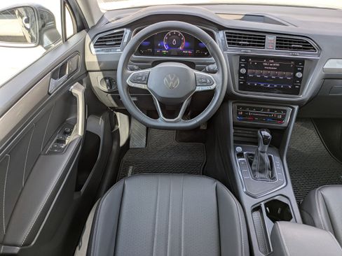 Certified 2023 Volkswagen Tiguan SE image 16
