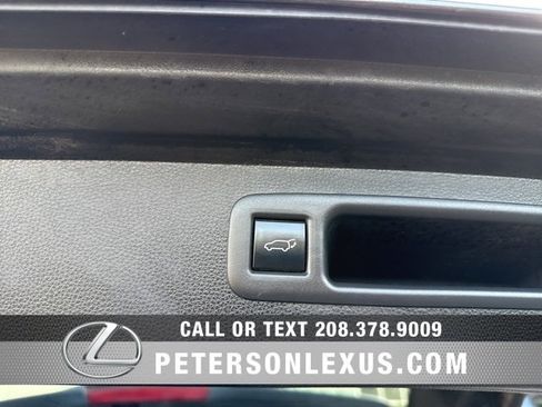 Used 2020 Toyota Highlander Limited image 21