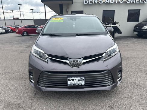 Used 2018 Toyota Sienna Limited Premium AWD/4WD image 3