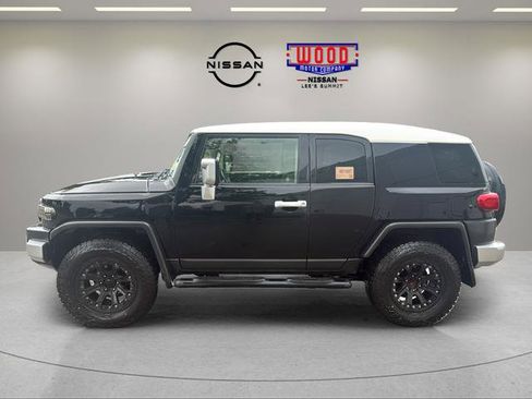 Used 2014 Toyota FJ Cruiser 4WD w/ Upgrade Package image 5