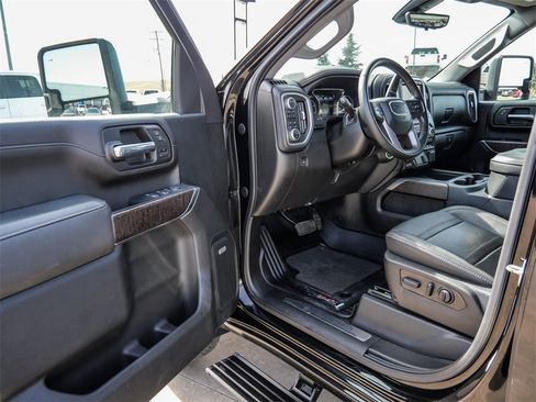 Used 2023 GMC Sierra 2500 Denali w/ Denali Black Diamond Edition image 30